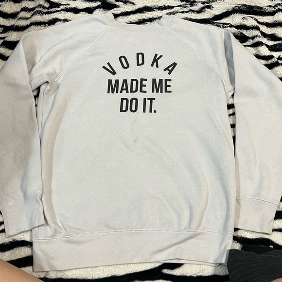 Brunette sweat shirt - Picture 1 of 3